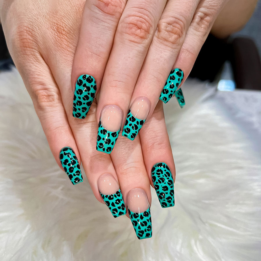 4T NAIL BAR